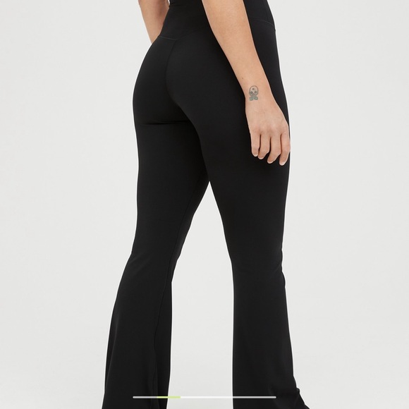 Aerie OFFLINE Real Me Crossover Flare Leggings - Picture 2 of 4